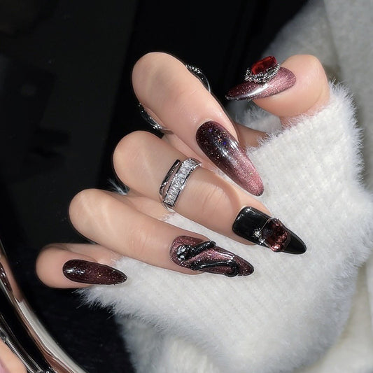 Luxurious Glitter Press-On nails Technology