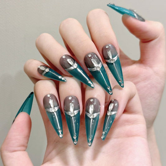 Sharp Stiletto Point Design - Bold Fashion Statement Nails
