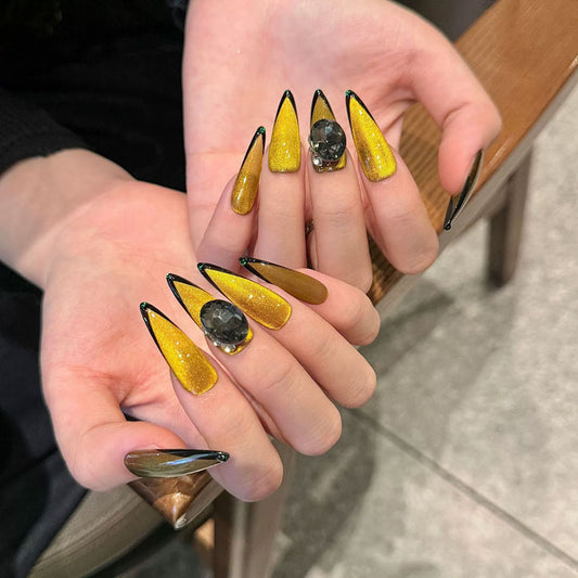 Gold Mirror Chrome Finish - Luxury Metallic Nail Art