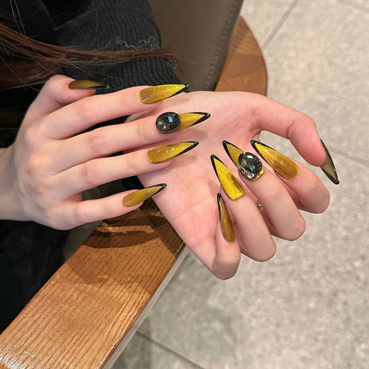Sharp Stiletto Point Design - Dramatic Fashion Statement Nails