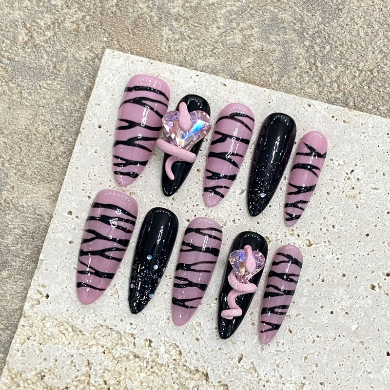Handmade Stiletto Geometric Nails - Complete Elegant Fashion Set