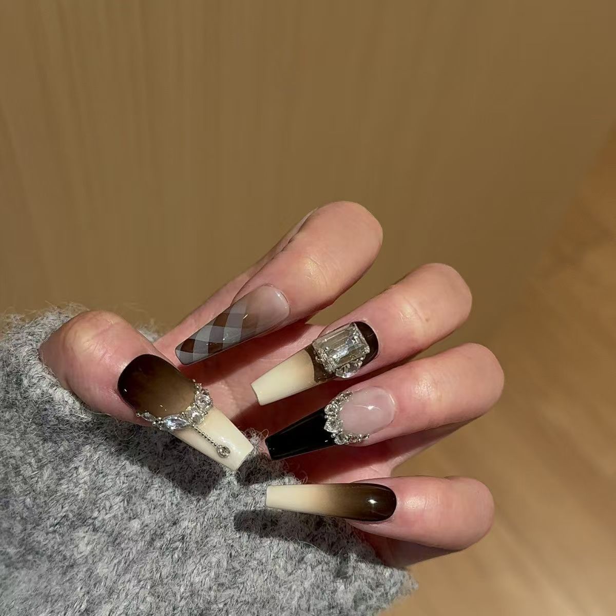 Kapownails Plaid Press-On Nails - Chic Brown Tones with Rhinestone Glam