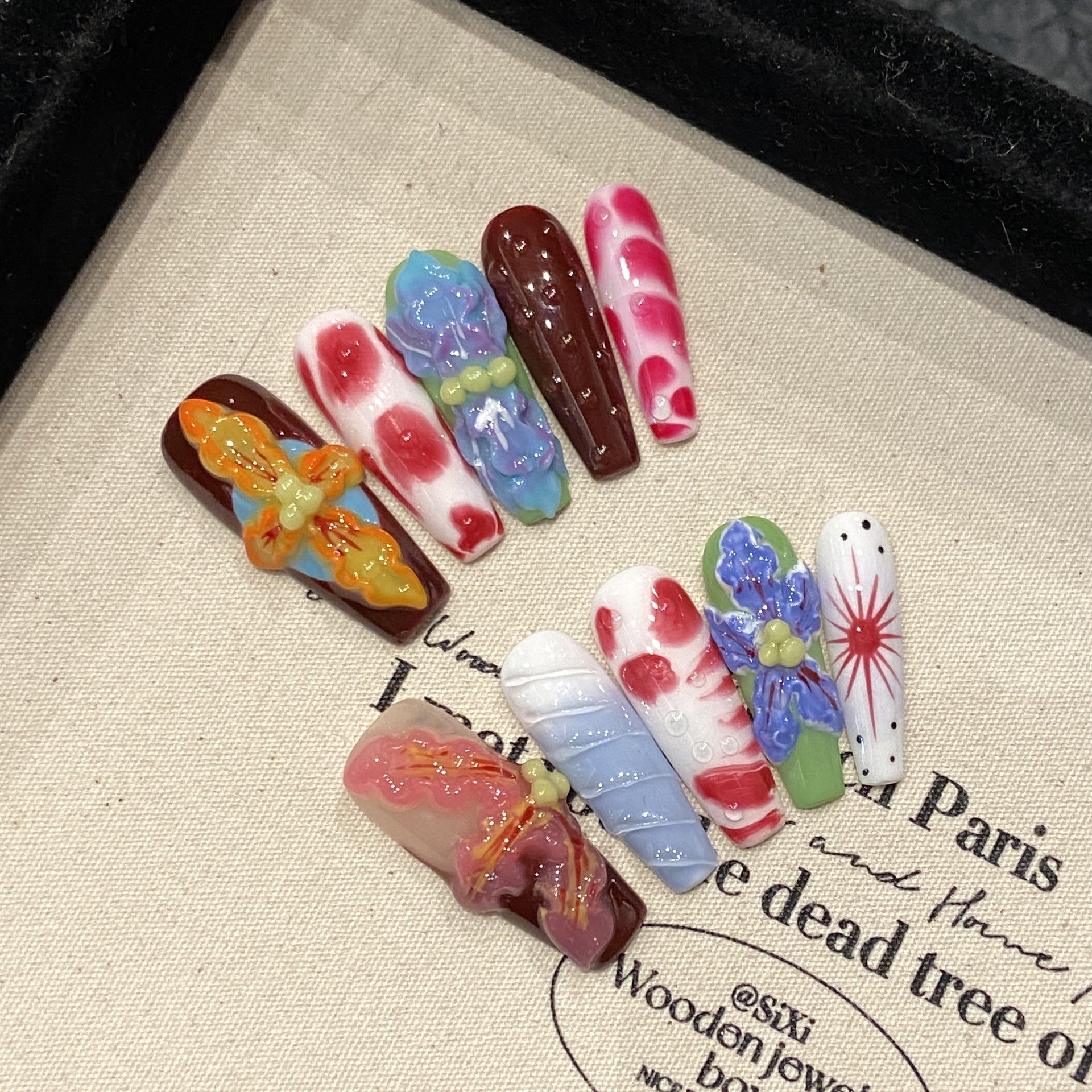 KAPOWNAILS Retro Floral Press - ons, Hand - Painted Colorful Flower Designs