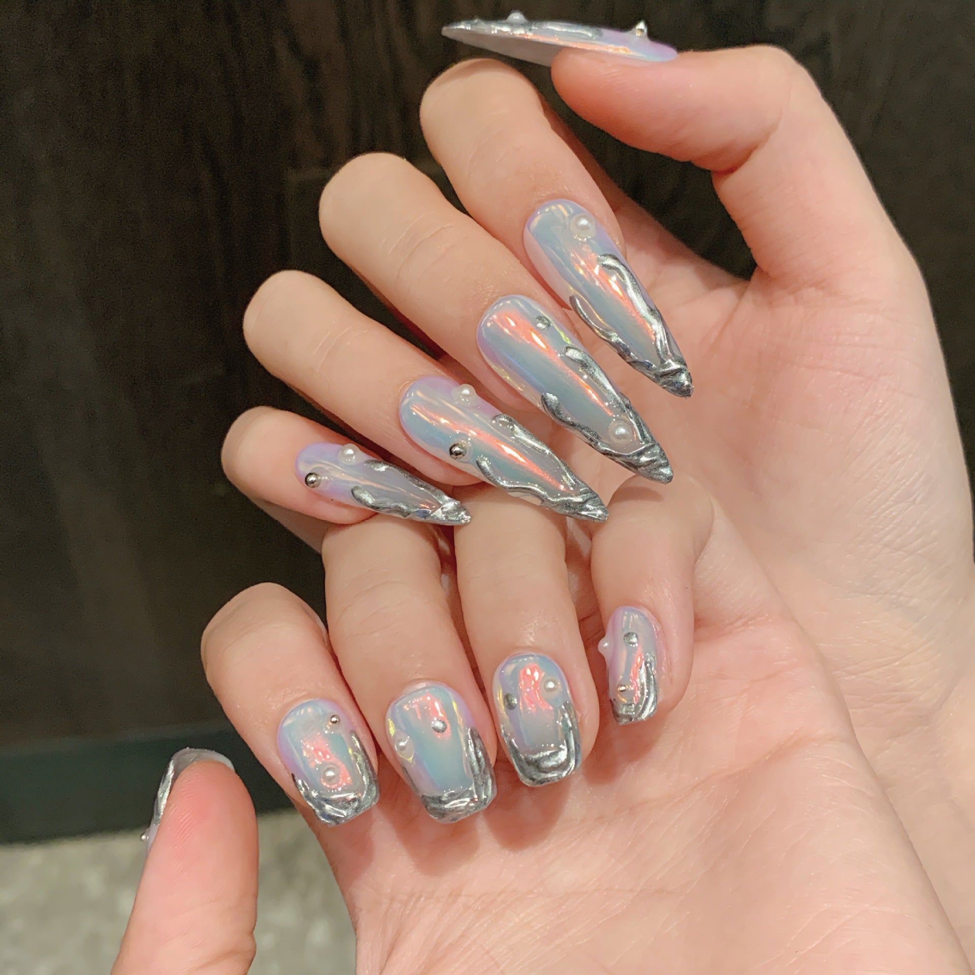 KAPOWNAILS Aurora Silver Press - ons, Iridescent Pearl