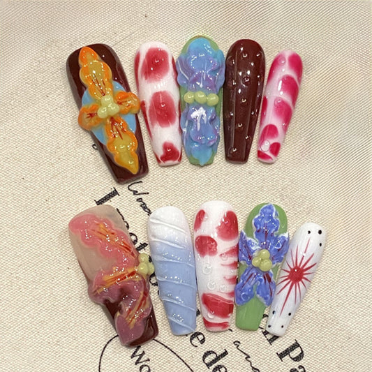 Artistic Press-On Nails Set - Creative Wearable Art